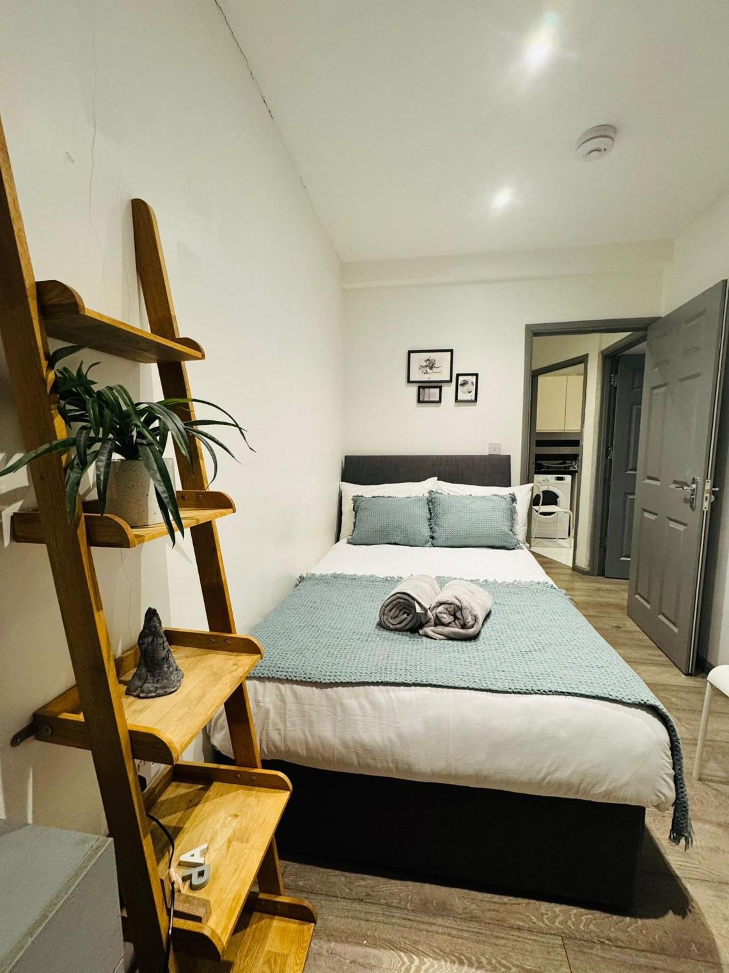 "Spacious Family, Friendly" 1 Bedroom In Kings Cross, St Pancras!!!118A Лондон Екстериор снимка